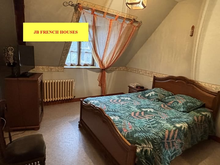 5 bed stone house for sale near Lesbois