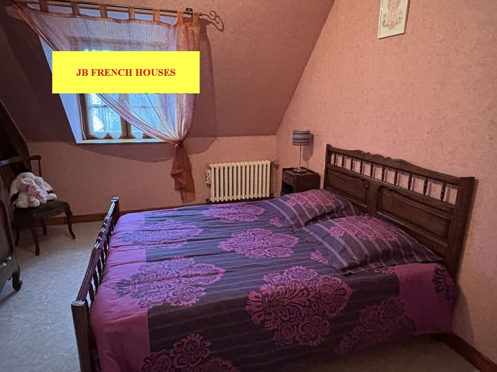 5 bed stone house for sale near Lesbois
