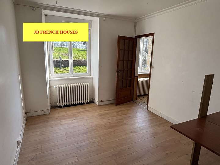 6 bed stone house for sale near Lesbois