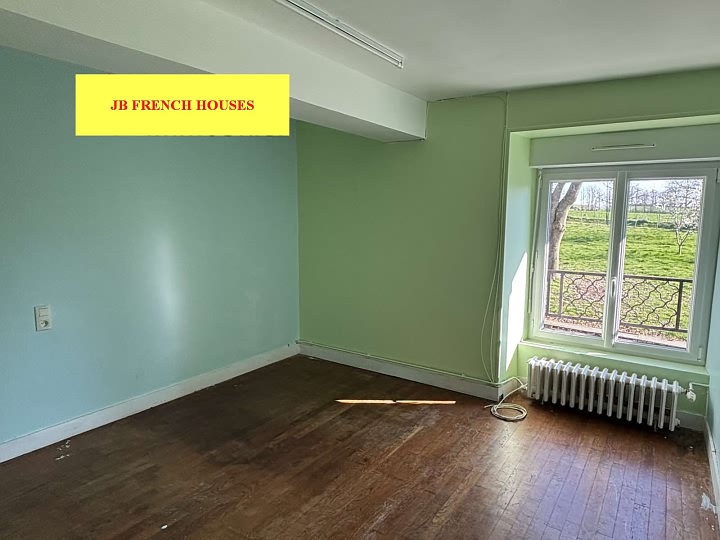 6 bed stone house for sale near Lesbois