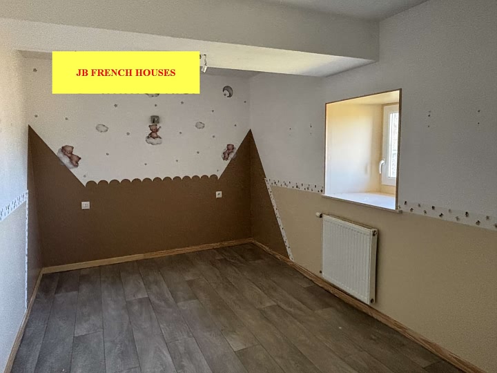 6 bed stone house for sale near Lesbois
