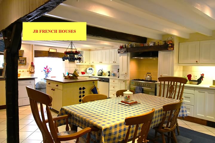 6 bed stone house for sale near Mantilly