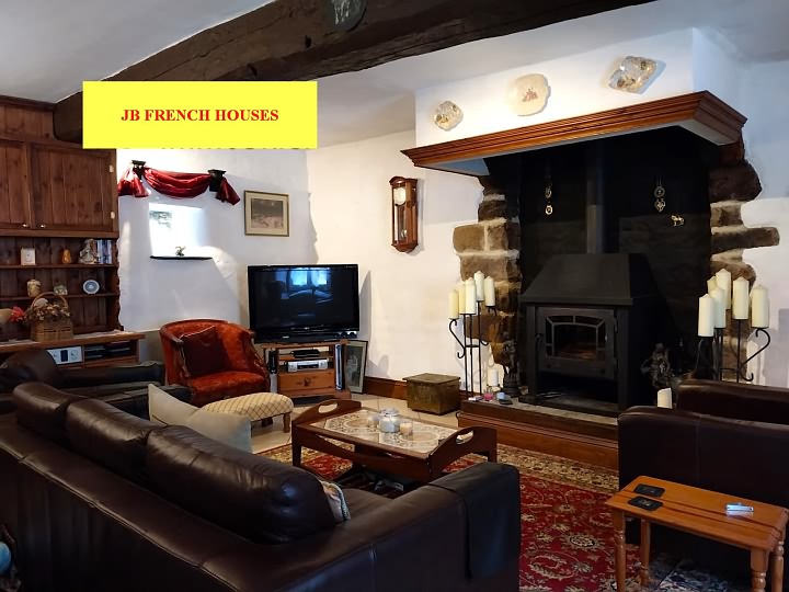 6 bed stone house for sale near Mantilly