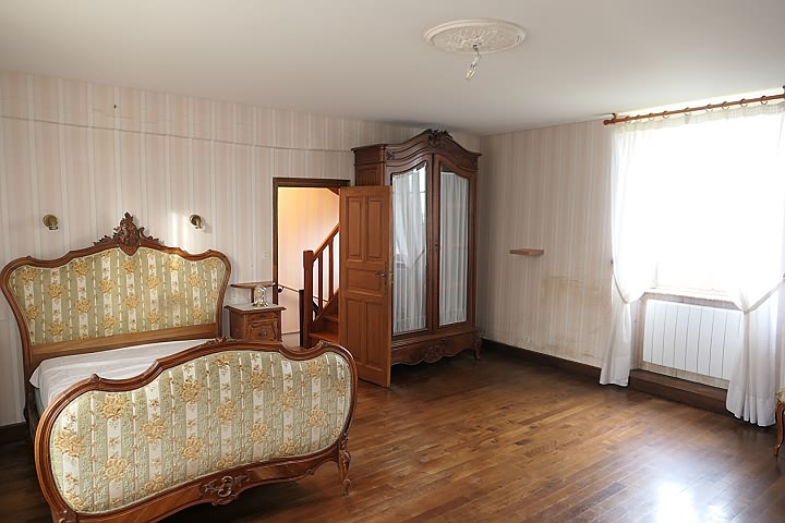 3 bed stone house for sale near Vengeons