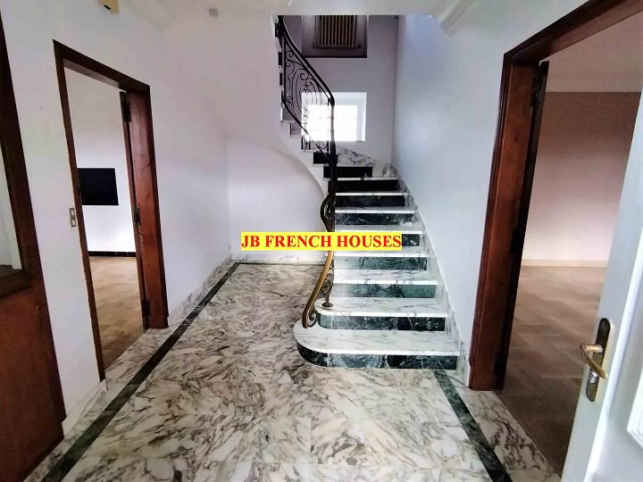 5 bed stone house for sale near Kerurien