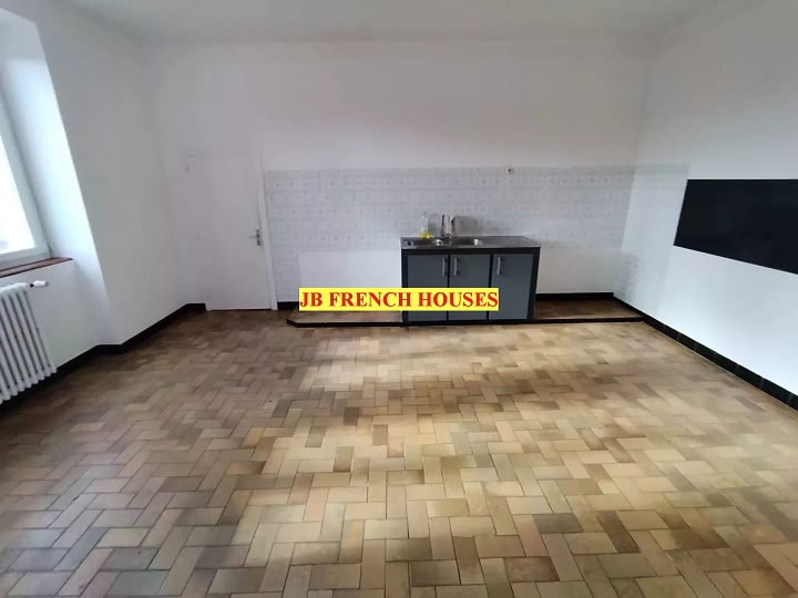 5 bed stone house for sale near Kerurien