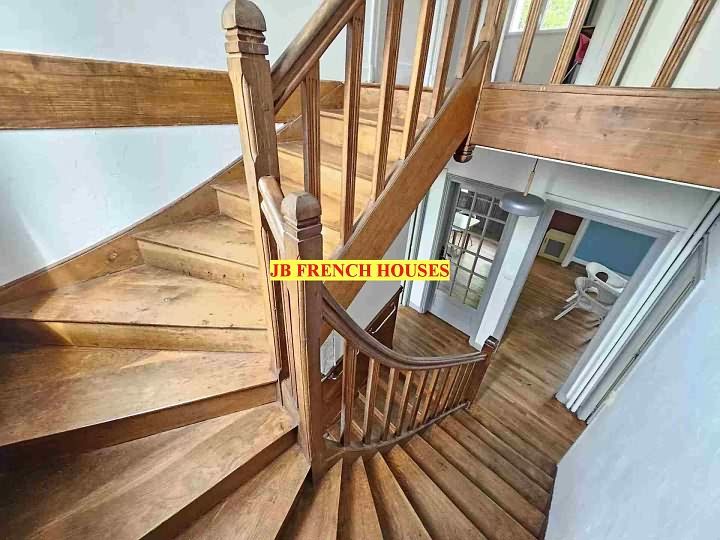 5 bed stone house for sale near Kerurien