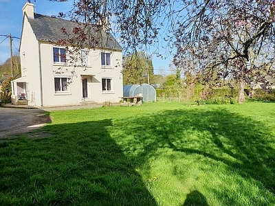 3 bed stone longère for sale near Le Sourn