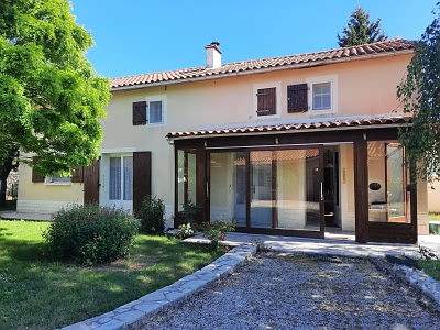 5 bed stone house for sale near Ardilleux