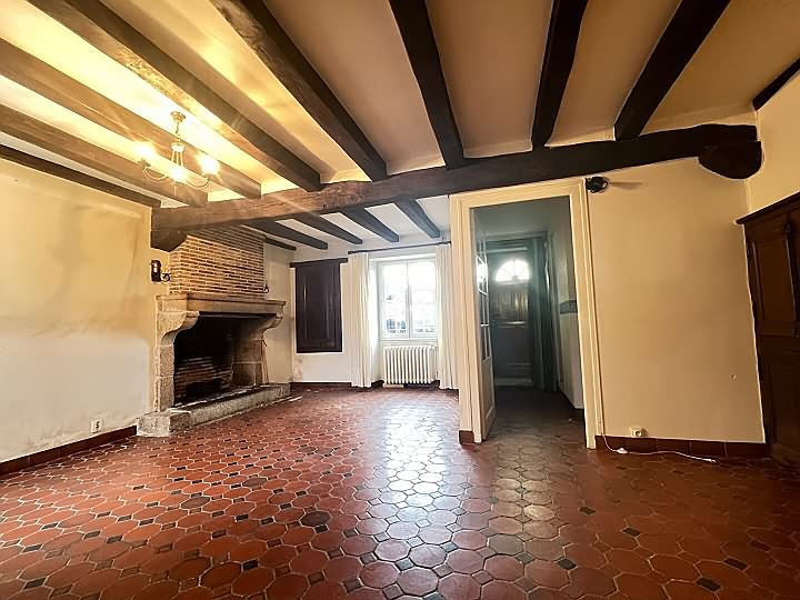 4 bed stone house for sale near Monas