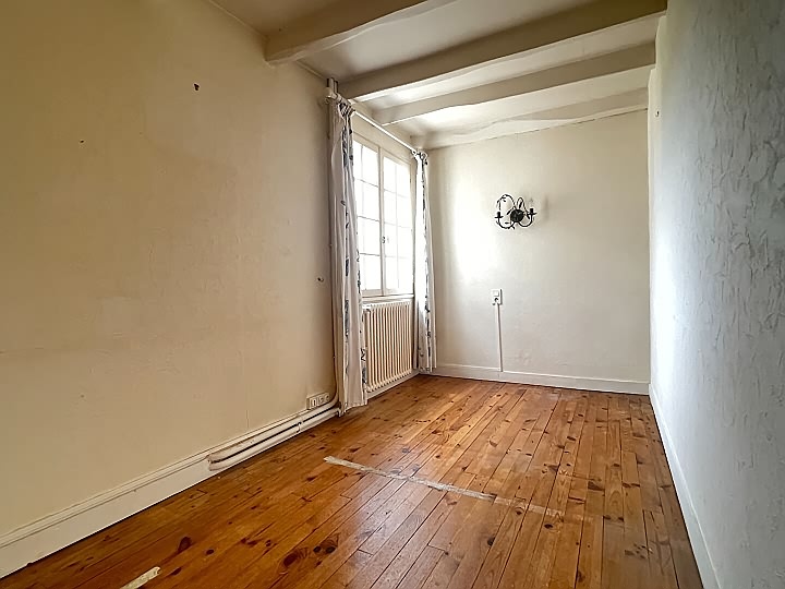 4 bed stone house for sale near Monas
