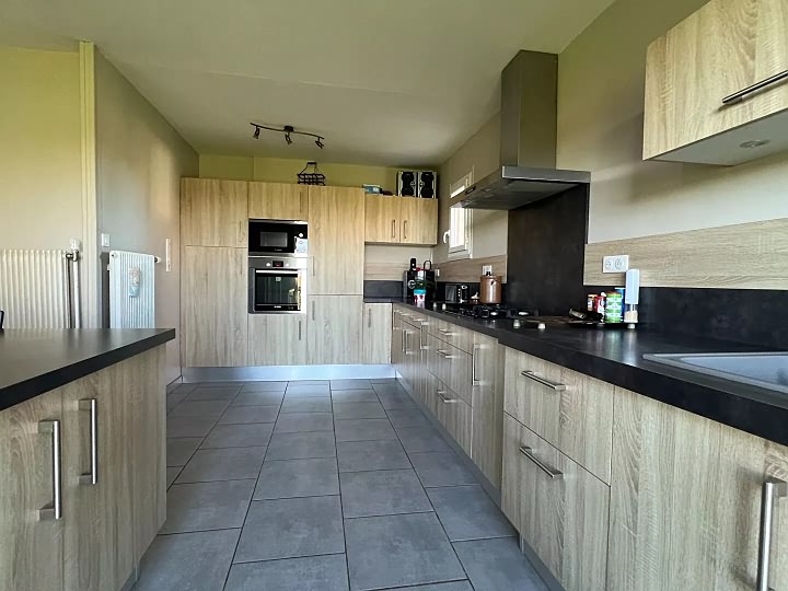 5 bed house for sale near Monas