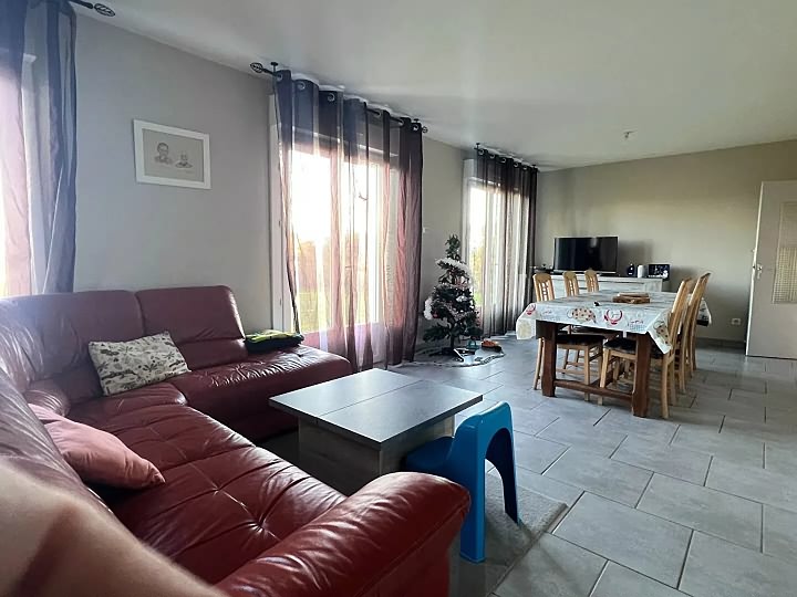5 bed house for sale near Monas