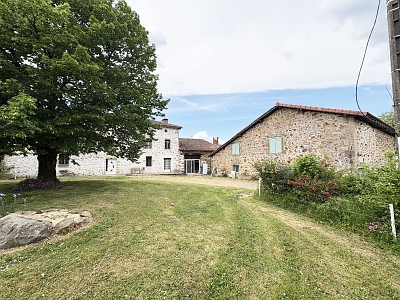 5 bed stone house for sale near Suaux