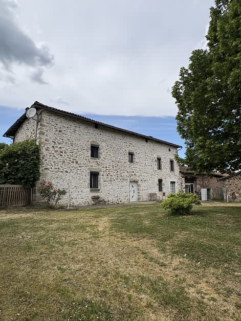 5 bed stone house for sale near Suaux