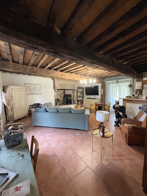 5 bed stone house for sale near Suaux