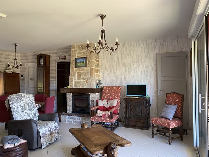 4 bed stone house for sale near Bujaleuf