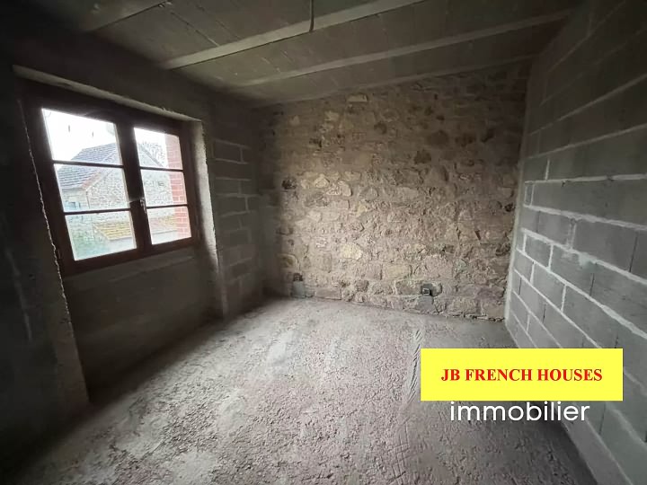 Stone house to renovate near Farges