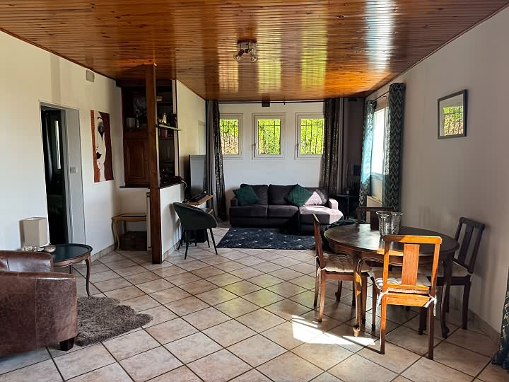 Maison de 3 chambres à vendre près de Jartaud