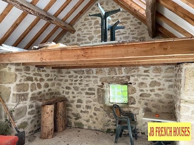 Stone cottage to renovate near Affieux