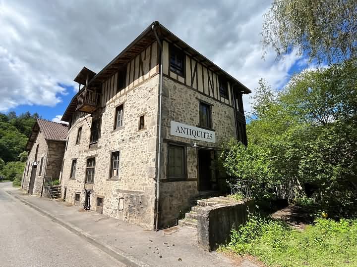 Watermill to renovate near Farebout