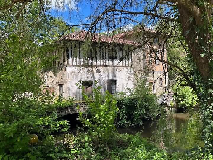 Watermill to renovate near Farebout