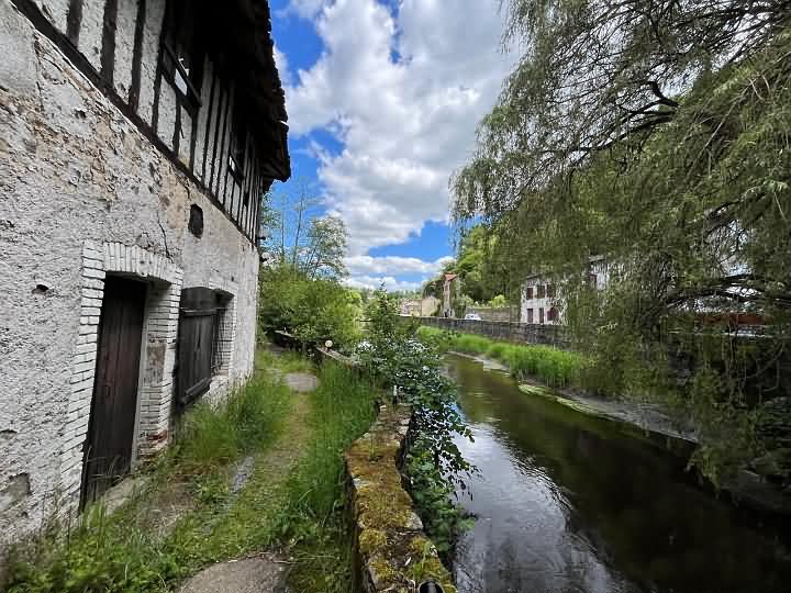 Watermill to renovate near Farebout