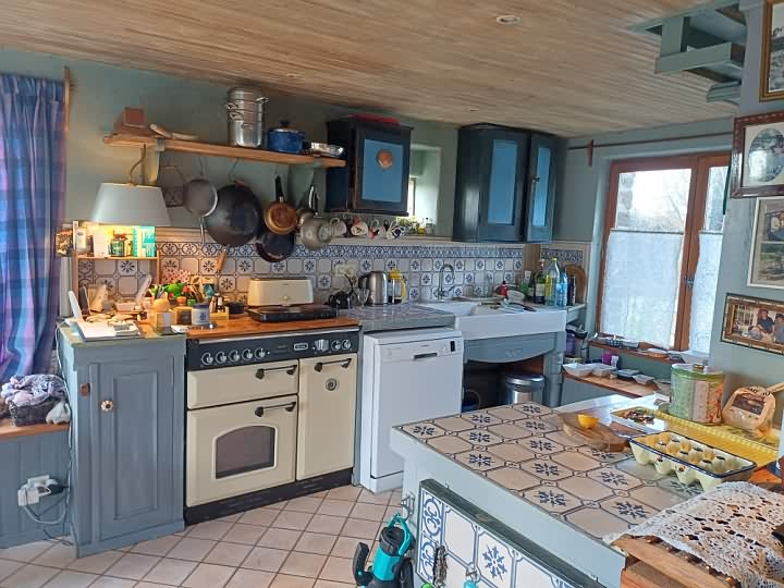 6 bed stone house for sale near Néhou