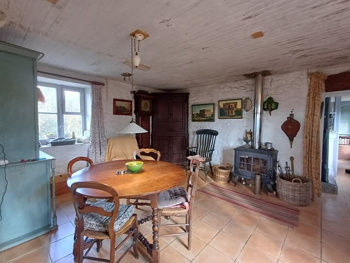 6 bed stone house for sale near Néhou