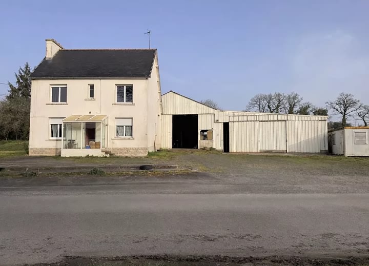 4 bed stone house for sale near Kergloff