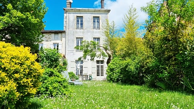 5 bed stone house for sale near Goulat