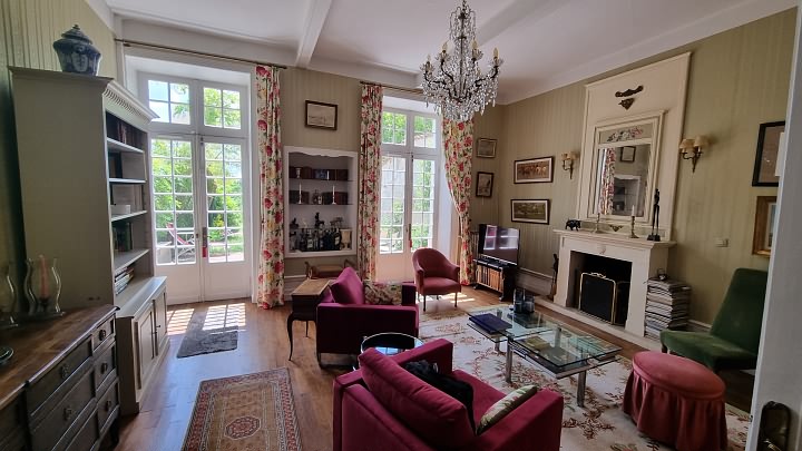 5 bed stone house for sale near Goulat