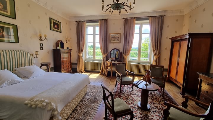 5 bed stone house for sale near Goulat