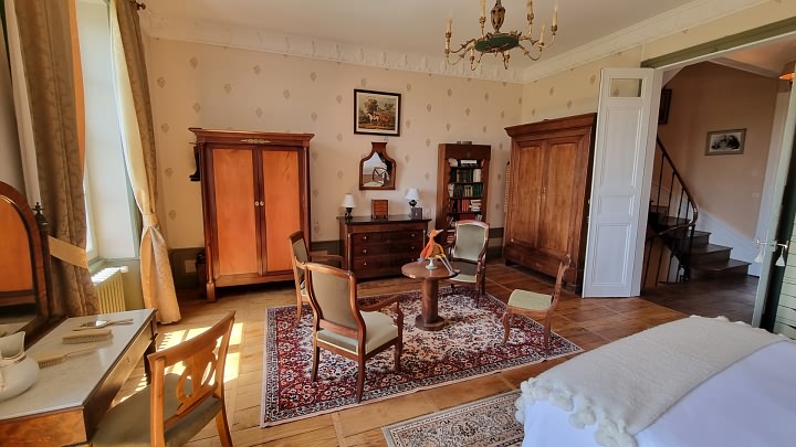 5 bed stone house for sale near Goulat