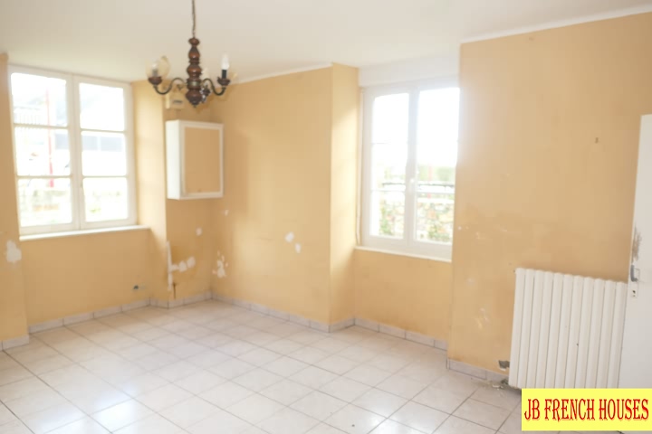 3 bed stone house for sale near Jarry