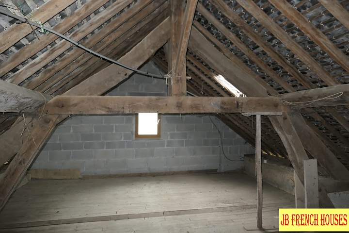 2 bed stone house for sale near Lapenty