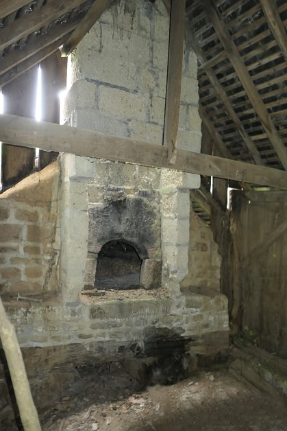 2 bed stone house for sale near Lapenty