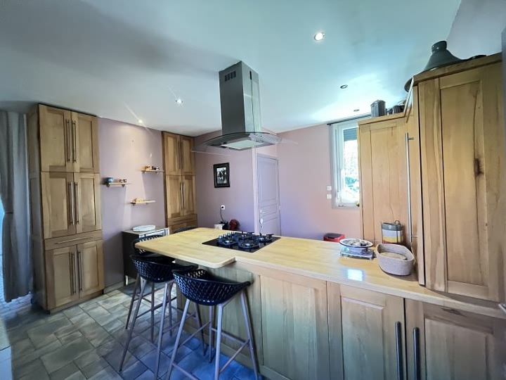 3 bed farmhouse for sale near Lambus