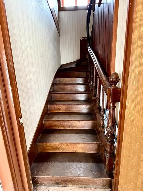 Stone house to renovate near Mantilly