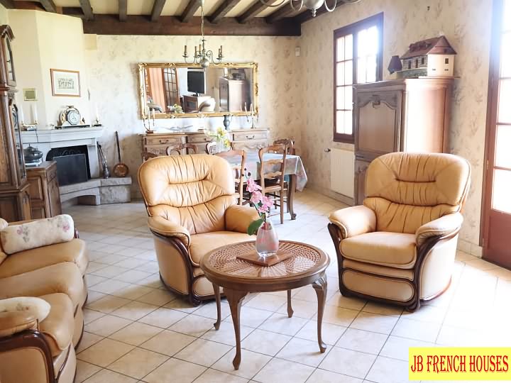 4 bed house for sale near Vengeons
