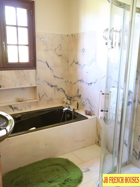 4 bed house for sale near Vengeons
