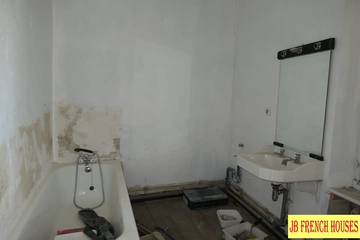 2 bed stone house for sale near Vengeons