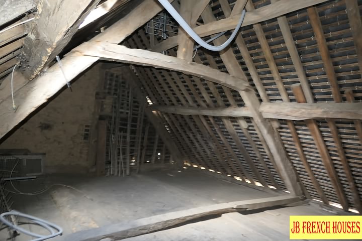 2 bed stone house for sale near Vengeons