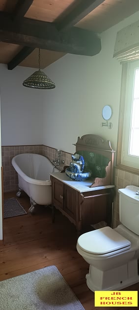 2 bed stone house for sale near Vengeons