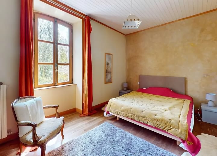 4 bed stone house for sale near Bonen