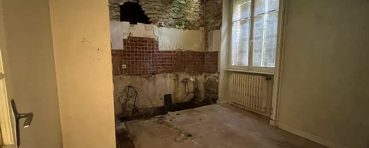 6 bed stone house for sale near Kergloff