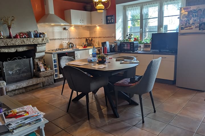 2 bed stone house for sale near Peer