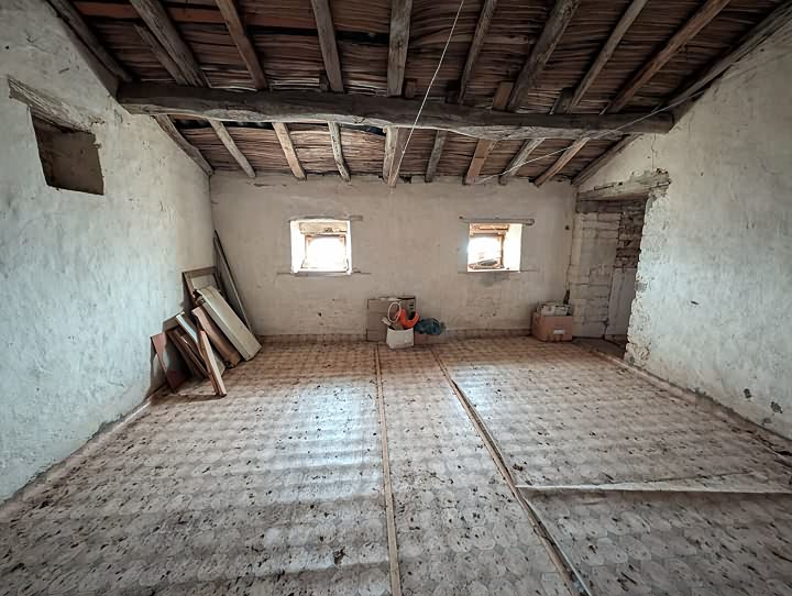 2 bed stone house for sale near Gentray