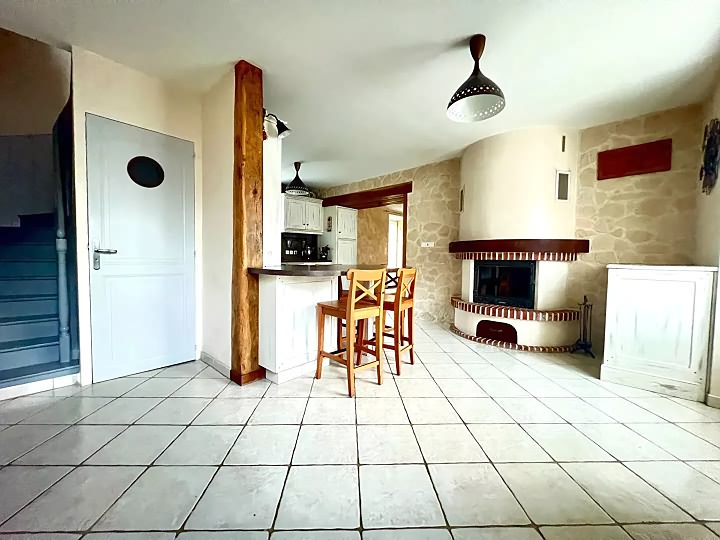 6 bed stone house for sale near Monas
