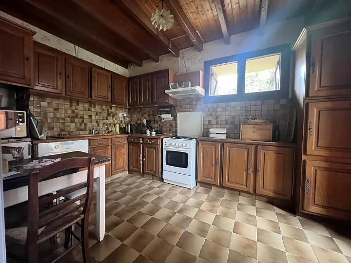 3 bed stone house for sale near Monas